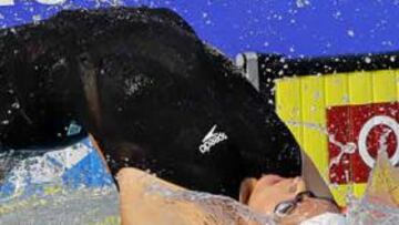 <b>POR FIN. </b>Merche Peris logró el récord de España y la medalla de bronce en los 50 espalda. La valenciana llevaba tres campeonatos rozando el podio y por fin lo logró.