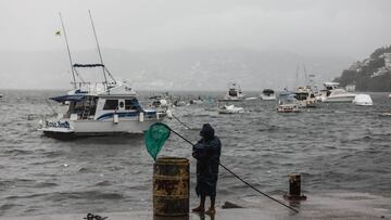 Huracán “Enrique” se mantiene como categoría 1