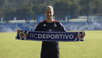 Deportivo de La Coru?a. Presentaci¨®n Escudero