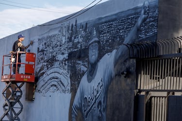 Dodgers, en crisis por callar ante redadas de ICE y discriminar a su base latina