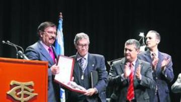 <b>FIESTA.</b> El Recre celebró su 120 cumpleaños y dejó a un lado los malos resultados por el momento.