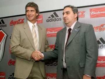 Nuevamente es campeón de Argentina, pero ahora con River Plate en el Clausura 2003.