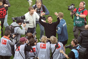 Xabi Alonso estrena su palmarés a lo grande con el histórico primer título del Bayer Leverkusen en la Bundesliga.