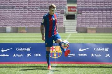 El jugador francés fue presentado en el Camp Nou.