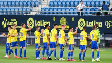 Once del Cadiz en formaci&oacute;n at&iacute;pica.