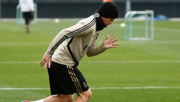 James Rodríguez entrena con el Madrid