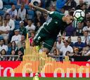 Aplausos, golpes y risas en RAC-1 con el gol del Betis al Madrid