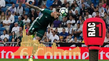 Aplausos, golpes y risas en RAC-1 con el gol del Betis al Madrid