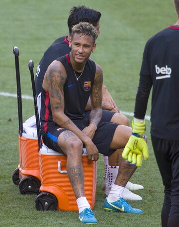 Neymar.