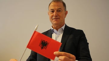 “El milagro de Albania comenzó en Internet buscando jugadores”
