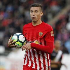 El Valladolid estrecha el cerco sobre Rubén Alcaraz