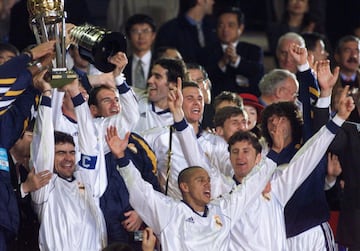 En la final de la Copa Intercontinental de 1998, el Real Madrid se enfrenta al Vasco de Gama. El partido terminó con un 2-1 en el marcador, ya en un sólo enfrentamiento en el Estadio Olímpico Nacional de Tokio.