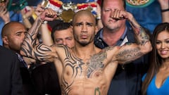 Miguel Cotto posa en el pesaje previo a un combate con el argentino Sergio &#039;Maravilla&#039; Martinez.