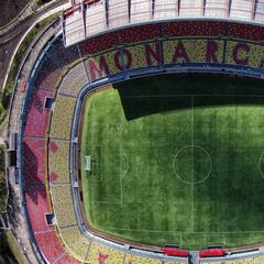 Aficionados de Monarcas se manifiestan a pesar de Covid-19