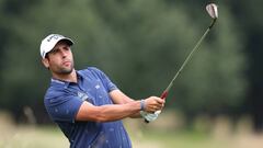 Un Rahm más "agresivo" pasa el corte en el PGA Championship