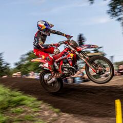 Prado, Gajser y Herlings continúan su lucha en Suiza