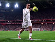 Trent Alexander-Arnold, en un partido con el Madrid.