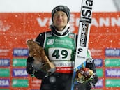 Anze Lanisek conquista Zakopane ante el tropiezo del líder