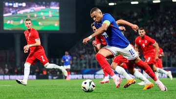 Mbappé - Davies, encuentro con aroma a Madrid