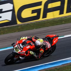 Bautista lidera de inicio