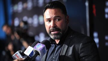 &Oacute;scar de la Hoya reta a McGregor a un combate.