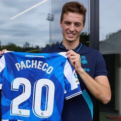 Pacheco hereda el dorsal de su ídolo Monreal