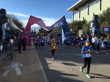 Monterrey vivió una fiesta importante con el Maratón Powerade, donde decenas de corredores desafiaron al frío para cumplir esta meta.