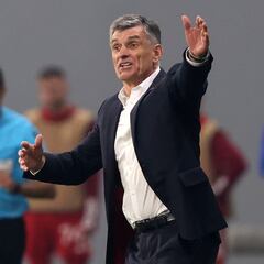 “El Profesor” Mendilibar enciende Atenas y valida la apuesta de Kovacevic