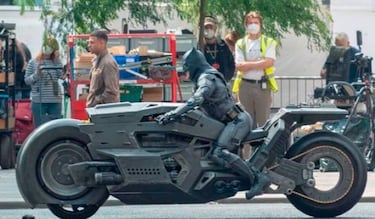The Flash: el Batman de Ben Affleck y su Batmoto se dejan ver por primera vez en el set de rodaje