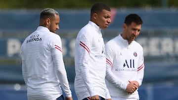 "Creen que como ahora tienen el dinero comprarán a Messi, Mbappé y Neymar. No funciona así...".