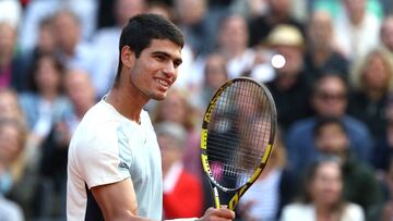 Tennis - WTA 250 - Hamburg European Open - Am Rothenbaum, Hamburg, Germany - July 23, 2022 Spain's Carlos Alcaraz Garfia reacts during the men's singles semi final against Slovakia's Alex Molcan REUTERS/Cathrin Mueller