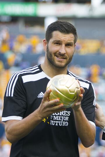 Luego de un 2016 de ensueño, André-Pierre Gignac se llevó el Balón de Oro al mejor jugador de la Liga MX, además fue el elegido el mejor delantero del campeonato mexicano.