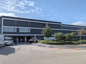 Exterior de la academia de Tenis "Rafa Nadal" en Manacor tras las inundaciones como consecuencias de las lluvias.