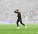 Lluvia torrencial y granizo en el Allianz Arena