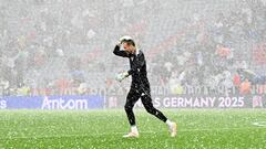 Lluvia torrencial y granizo en el Allianz Arena
