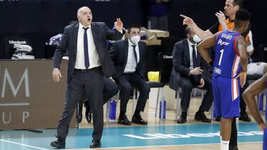 30/03/21 PARTIDO EUROLIGA BALONCESTO REAL MADRID - ANADOLU EFES EXPULSION PABLO LASO ENTRENADOR