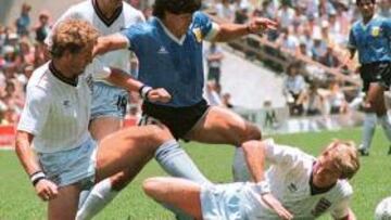 Maradona en la jugada del gol a Inglaterra en 1966