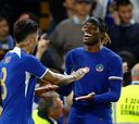 Chelsea avanza en la Carabao Cup con susto incluido