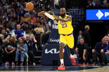 Edad: 40 | Posición: Alero | En la cancha: 52,6 millones |Fuera de la cancha: 85 millones