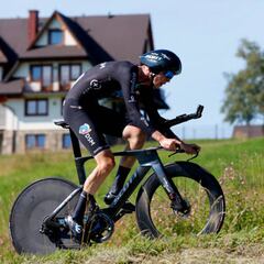 Arensman gana la contrarreloj; Hayter asalta el liderato