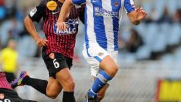 <b>GOLEADOR. </b>Agirretxe, en un partido ante el Brest francés. sigue en racha de cara al gol.