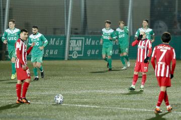 Los jugadores del Cornellá celebrando el gol de Adrían Jiménez 