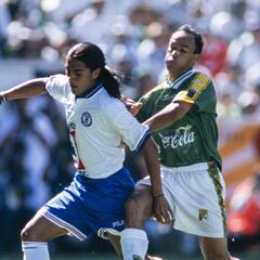 Cruz Azul y León se enfrentan en redes tras retransmisión de Final del 97