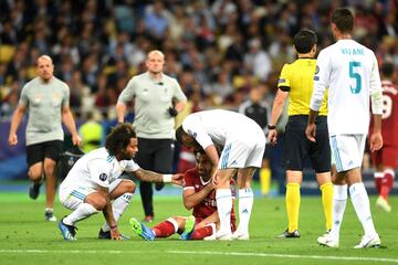 La lesión de Mohamed Salah en imágenes