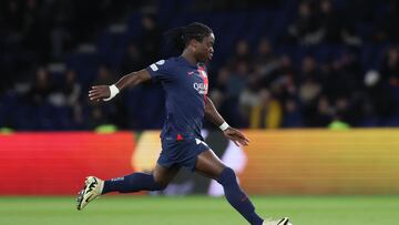 (FILES) Paris Saint Germain's Malawian forward #22 Tabitha Chawinga runs with the ball during the UEFA Women's Champions League quarter final second leg football match between Paris Saint-Germain (PSG) and BK Hacken at the Parc des Princes Stadium in Paris, on March 28, 2024. (Photo by Alain JOCARD / AFP)