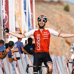 Jesús Herrada saca su clase para imponerse en Qurayyat