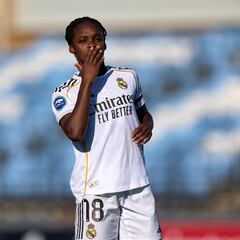 Linda Caicedo recibe premio por su gran rendimiento