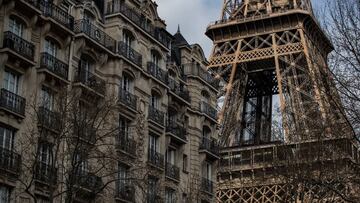 Fotografía que muestra una parte de la torre Eiffel, en París (Francia). EFE/ Ian Langsdon/Archivo