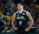 El Tenerife cree en el playoff y el Bilbao Basket se enreda más