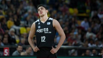 Redivo, que hizo un gran partido, desesperado